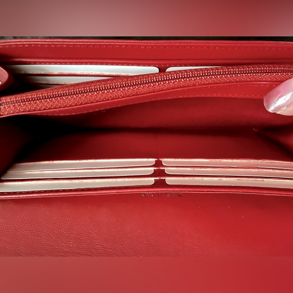 ❗️SOLD ‼️Chanel Authentic Camila Flower Design Lambskin Wallet Silver CC Logo EC - Picture 9 of 13